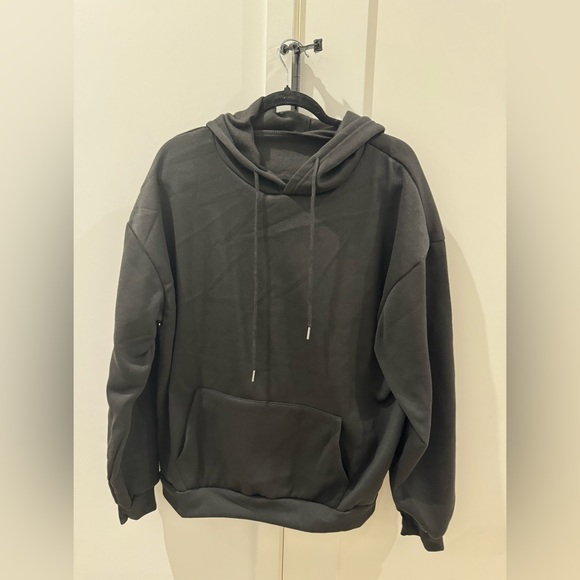 Boutique Sweaters - Boutique Love Like Jesus X-Large Hoodie. ⚡️💜